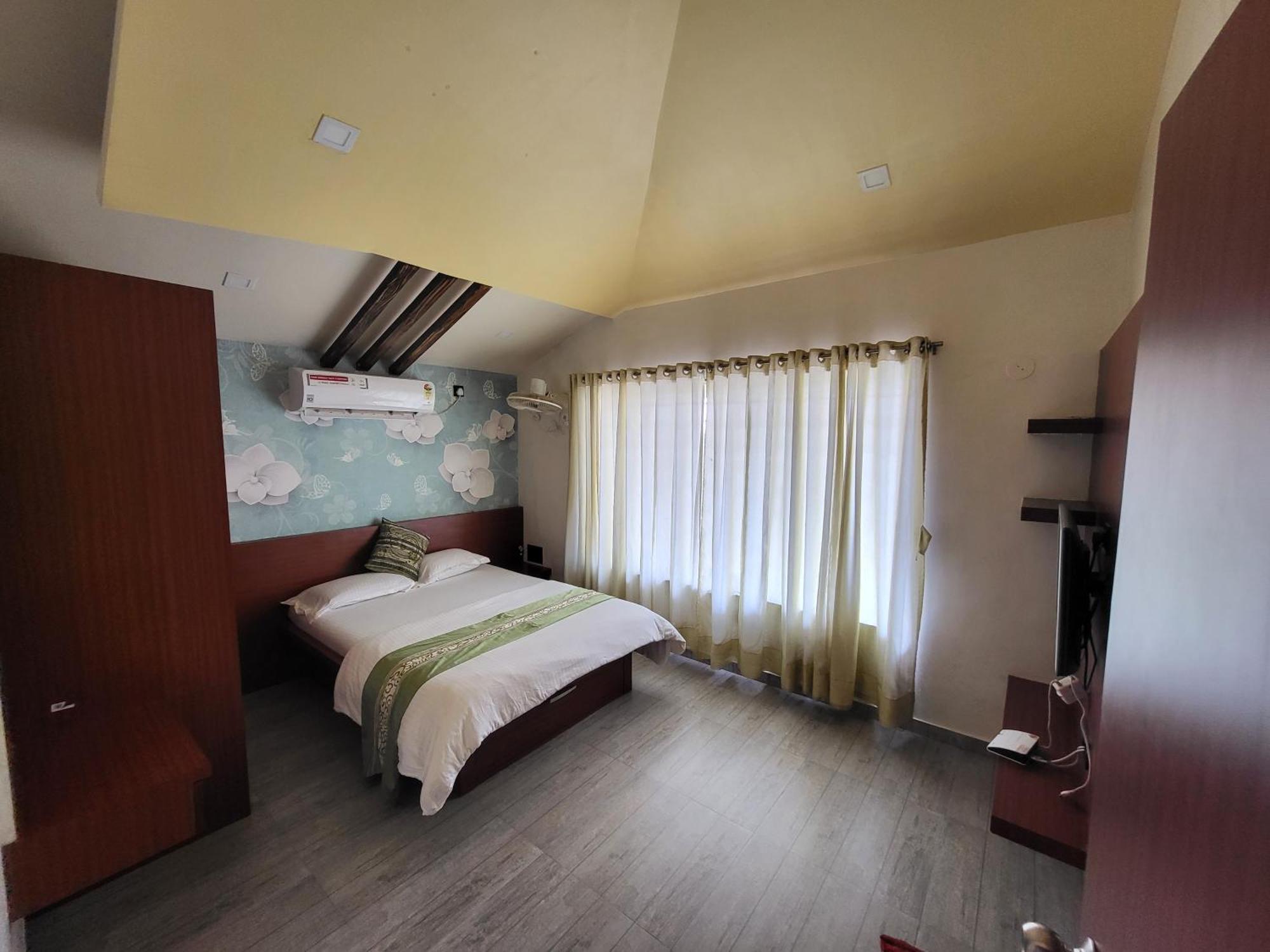 Paras Holiday Home Satara Exterior foto